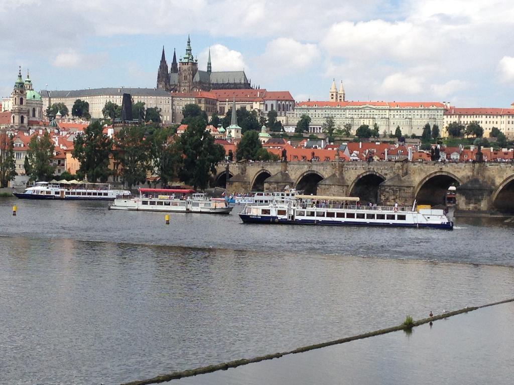 Exclusive Apartment On Zborovska プラハ エクステリア 写真